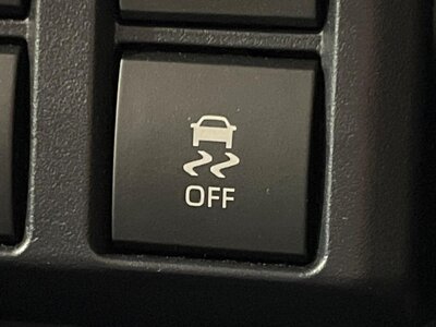 TOYOTA LAND CRUISER 70 - 8