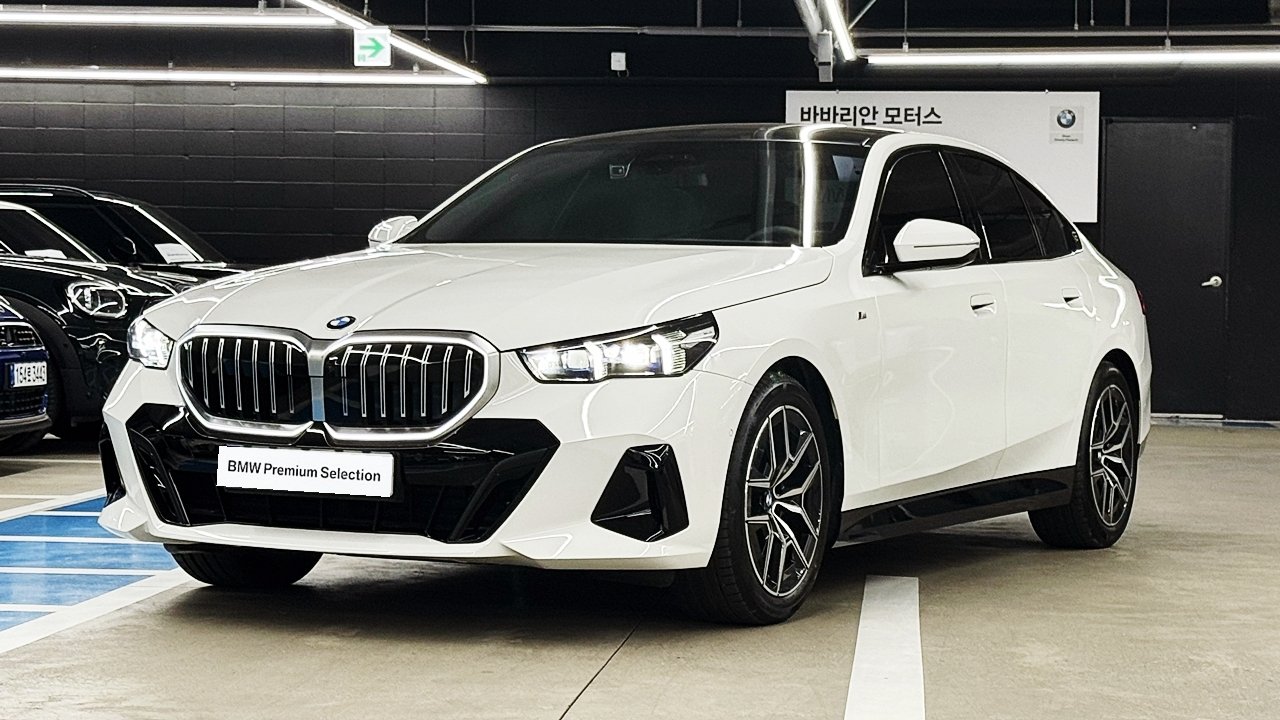 BMW 5 SERIES - View 1