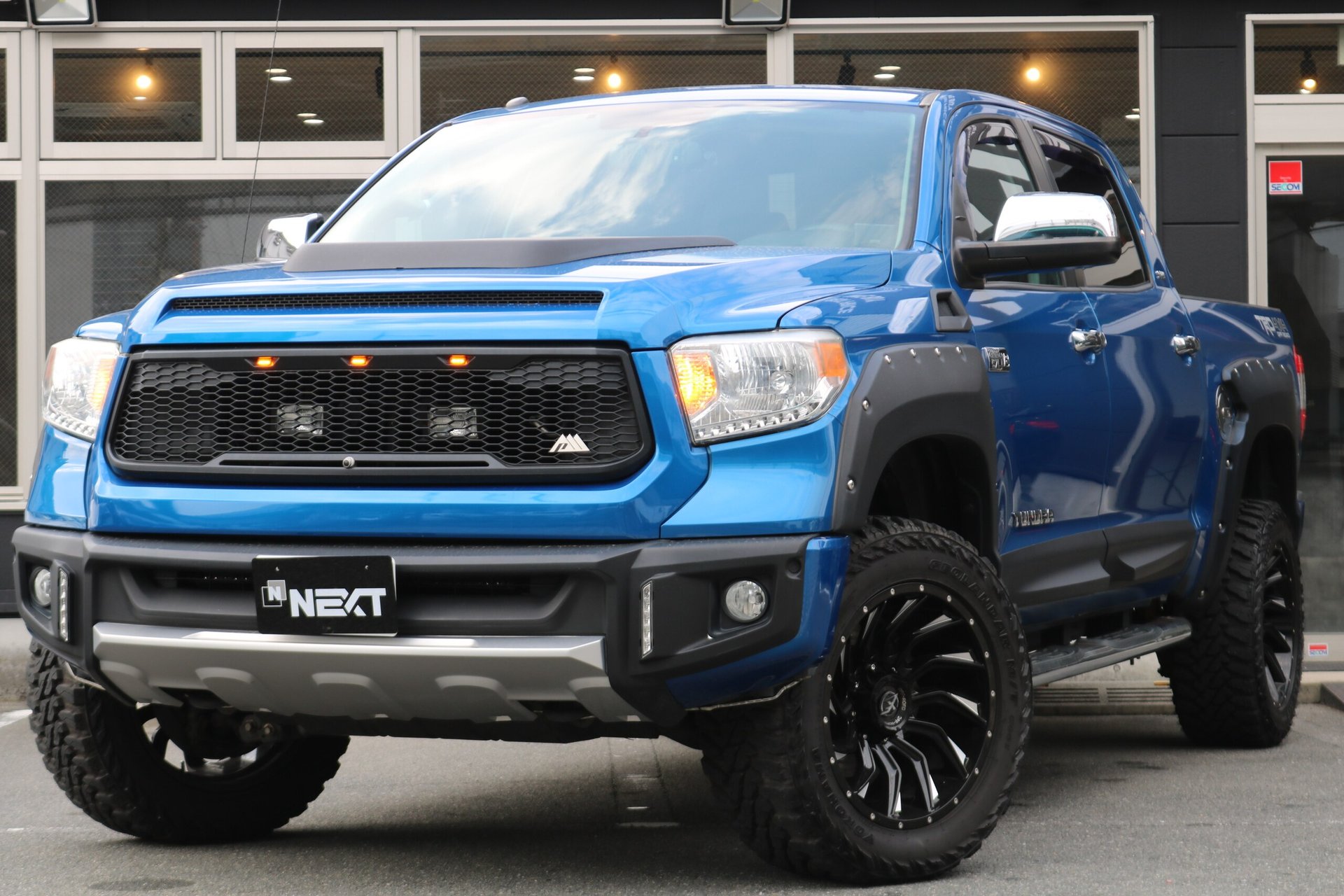 TOYOTA TUNDRA - View 1