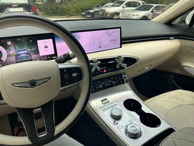 2024 Genesis GV70 photo 9