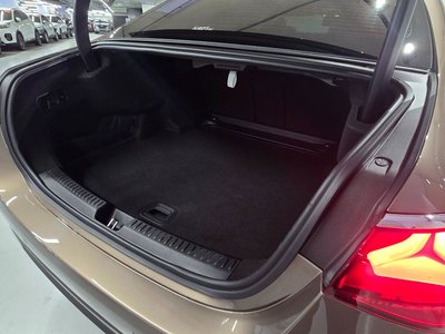 MERCEDES-BENZ E-CLASS - 10