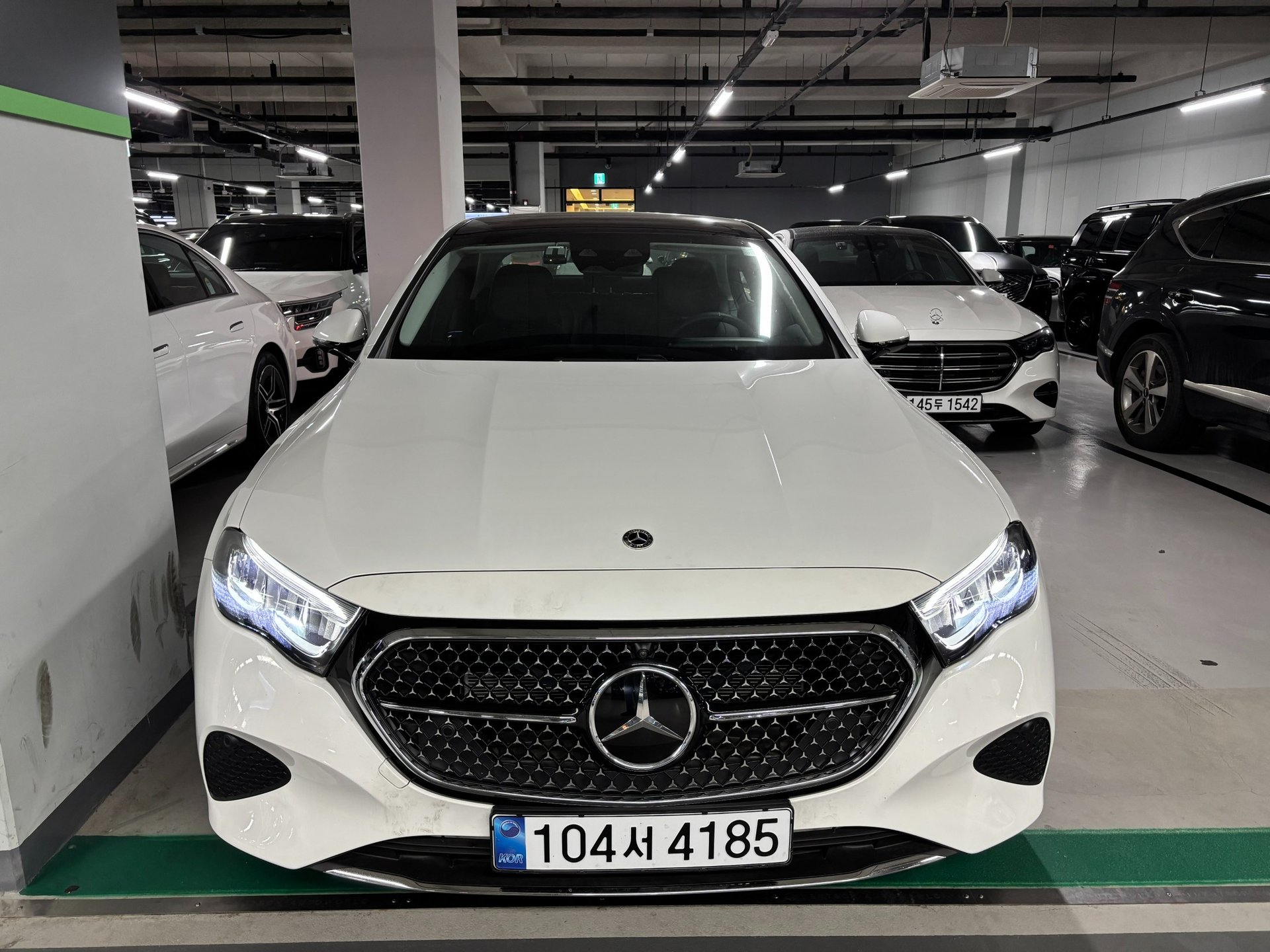MERCEDES-BENZ E-CLASS - View 1