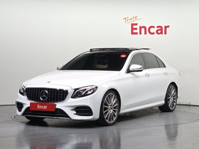 MERCEDES-BENZ E-CLASS - 1