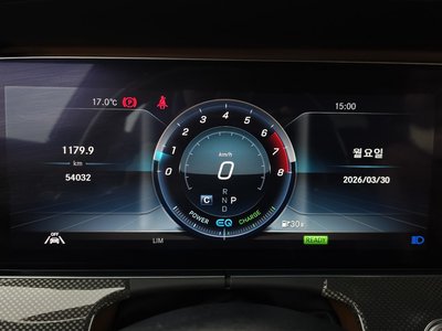 MERCEDES-BENZ E-CLASS - 8