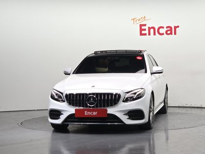 MERCEDES-BENZ E-CLASS - 2