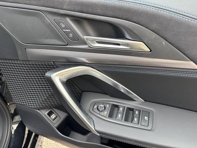 2025 BMW IX1 照片 7