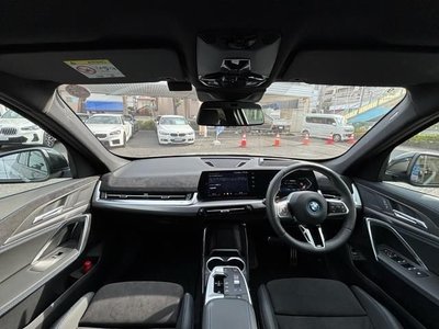 2025 BMW IX1 照片 6