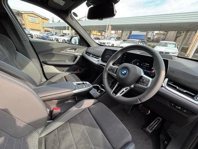 2025 BMW IX1 照片 9