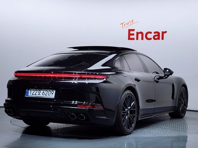 PORSCHE PANAMERA - 3