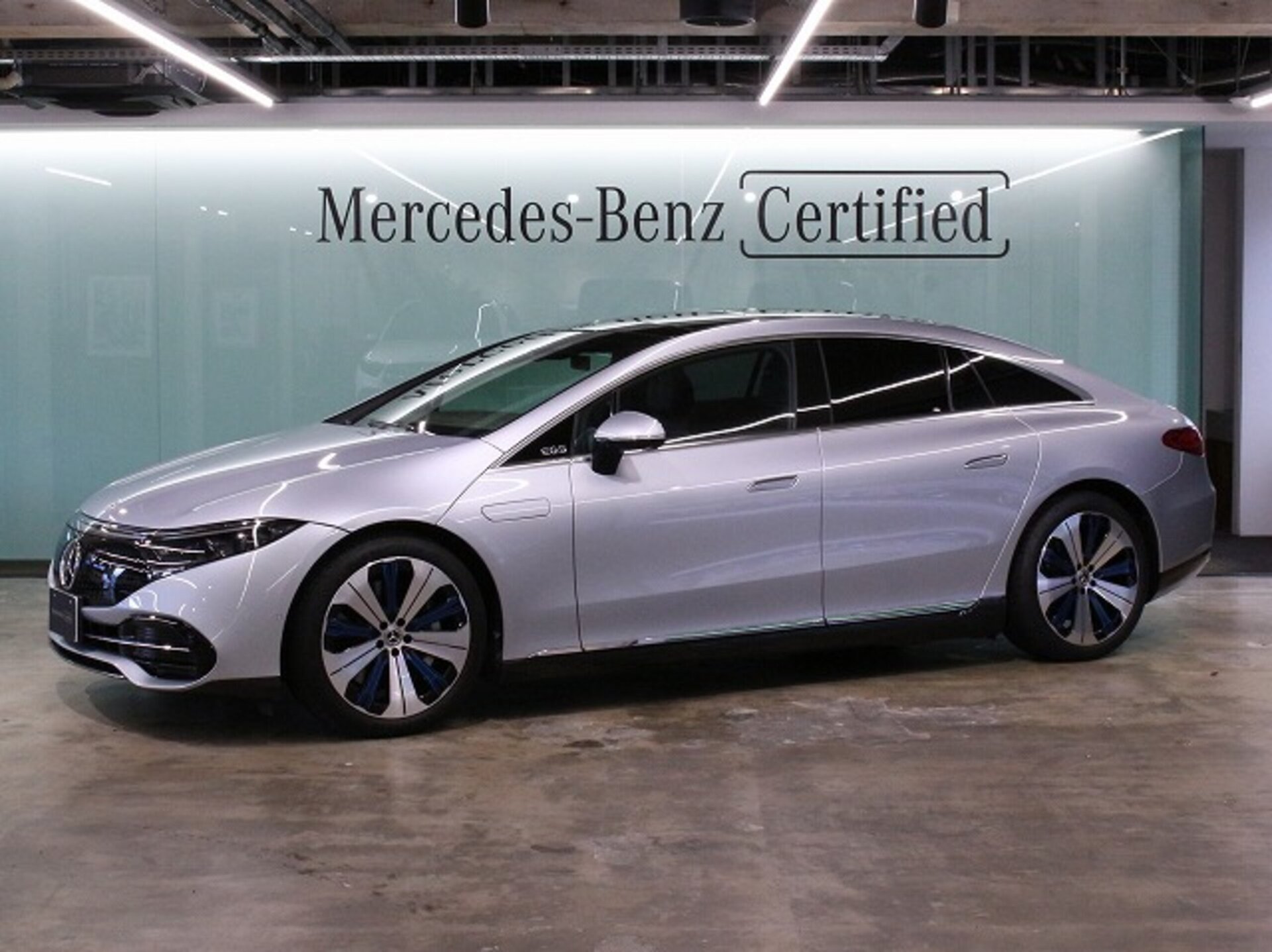 MERCEDES-BENZ EQS - View 1