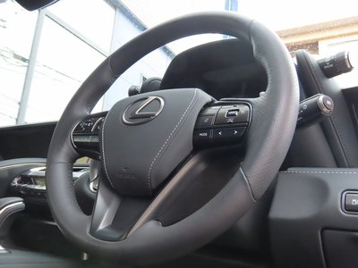صورة مصغرة 14 لـ 2021 Lexus LC