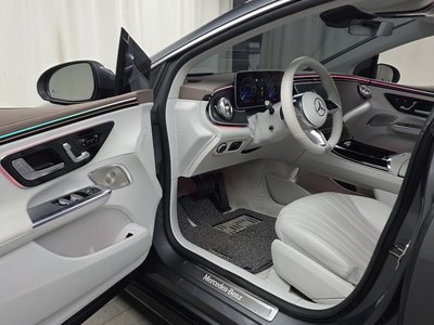 MERCEDES-BENZ EQE - 10