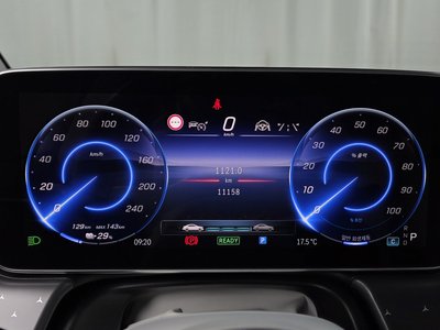 MERCEDES-BENZ EQE - 8