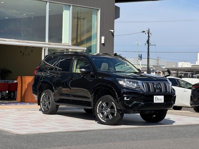 TOYOTA LAND CRUISER - 7