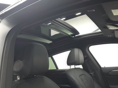 2025 BMW X4 thumbnail 17