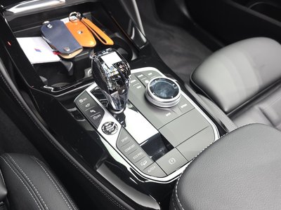 2025 BMW X4 photo 9