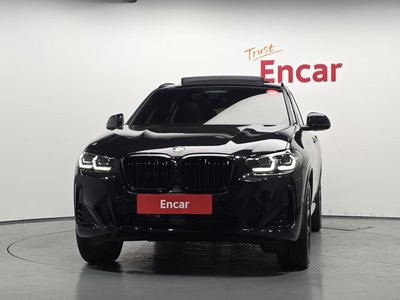 2025 BMW X4 photo 2