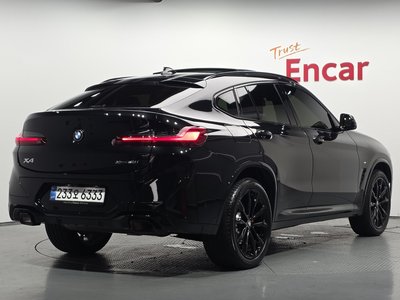 2025 BMW X4 photo 4