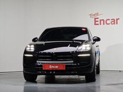 PORSCHE MACAN - 2