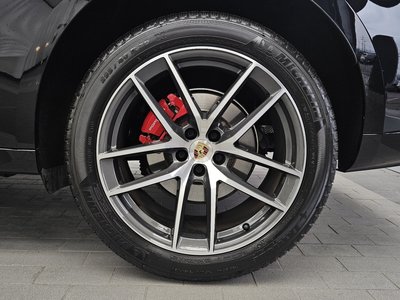 PORSCHE MACAN - 8