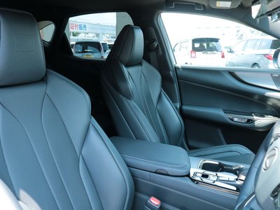 صورة 9 لـ 2023 Lexus NX
