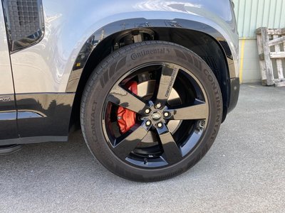 LAND ROVER DEFENDER - 10