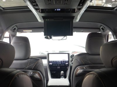 صورة 9 لـ 2023 Toyota VELLFIRE