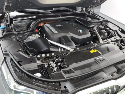 2025 BMW 5 SERIES photo 7