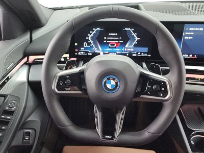2025 BMW 5 SERIES — миниатюра 14