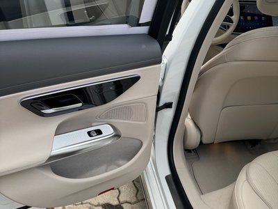 MERCEDES-BENZ E-CLASS - 8