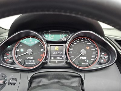 صورة 8 لـ 2012 AUDI R8