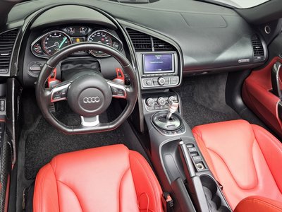 صورة 5 لـ 2012 AUDI R8