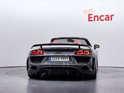 صورة 3 لـ 2012 AUDI R8