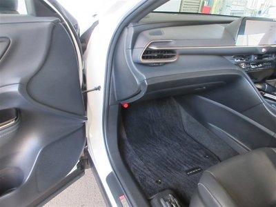 TOYOTA CROWN SPORT - 4