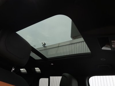 LAND ROVER DEFENDER - 4