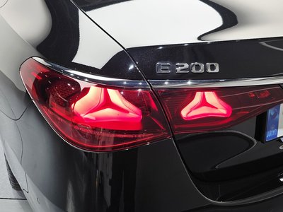 MERCEDES-BENZ E-CLASS - 10