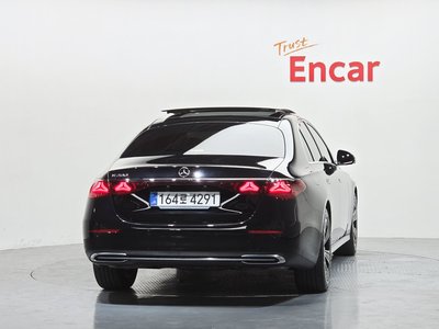 MERCEDES-BENZ E-CLASS - 4