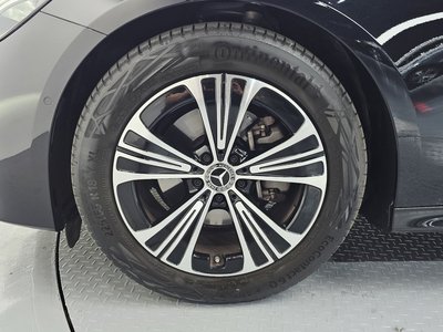 MERCEDES-BENZ E-CLASS - 6