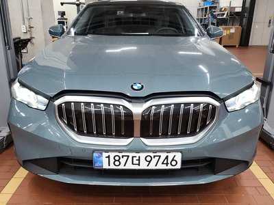 BMW 5 SERIES
