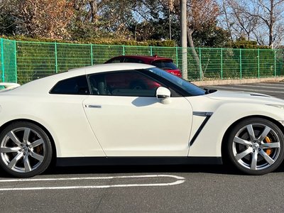 NISSAN GT-R - 4