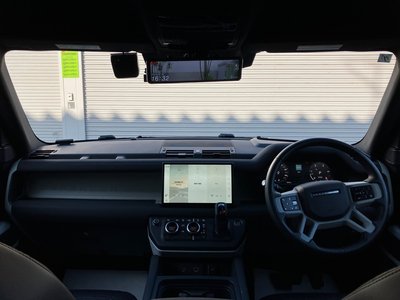 LAND ROVER DEFENDER - 4