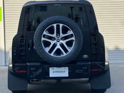 LAND ROVER DEFENDER - 8