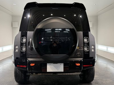 LAND ROVER DEFENDER - 8