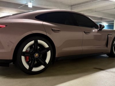 صورة مصغرة 14 لـ 2025 Porsche TAYCAN