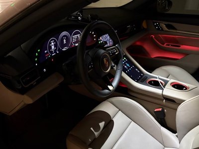 صورة 4 لـ 2025 Porsche TAYCAN