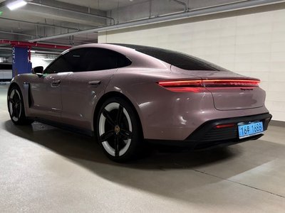 صورة مصغرة 12 لـ 2025 Porsche TAYCAN