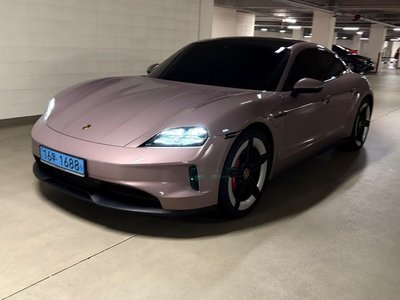 صورة مصغرة 11 لـ 2025 Porsche TAYCAN