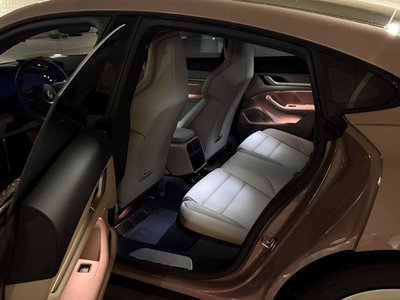 صورة مصغرة 17 لـ 2025 Porsche TAYCAN