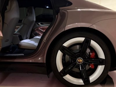 صورة مصغرة 15 لـ 2025 Porsche TAYCAN