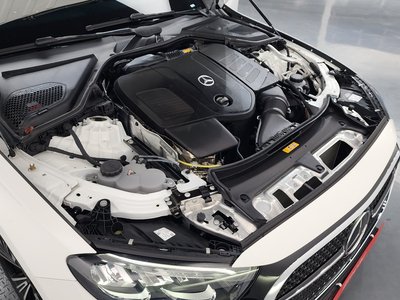 MERCEDES-BENZ E-CLASS - 7